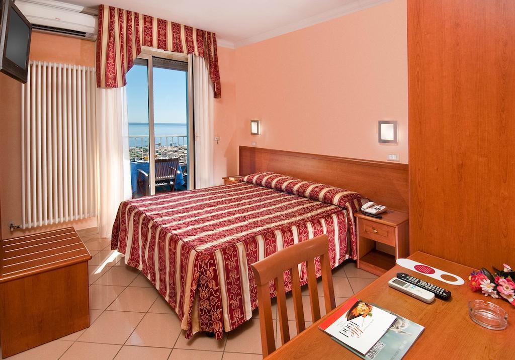 Hotel Bristol - Koolibry Hotels Cervia Extérieur photo